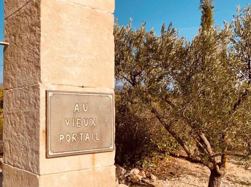 Le Vieux Portail Bed & Breakfast แซงต์-ซาตูร์แน็ง-ดัปต์ ภายนอก รูปภาพ