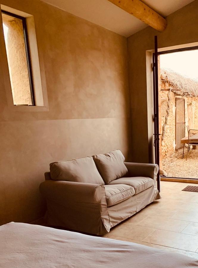 Le Vieux Portail Bed & Breakfast แซงต์-ซาตูร์แน็ง-ดัปต์ ภายนอก รูปภาพ